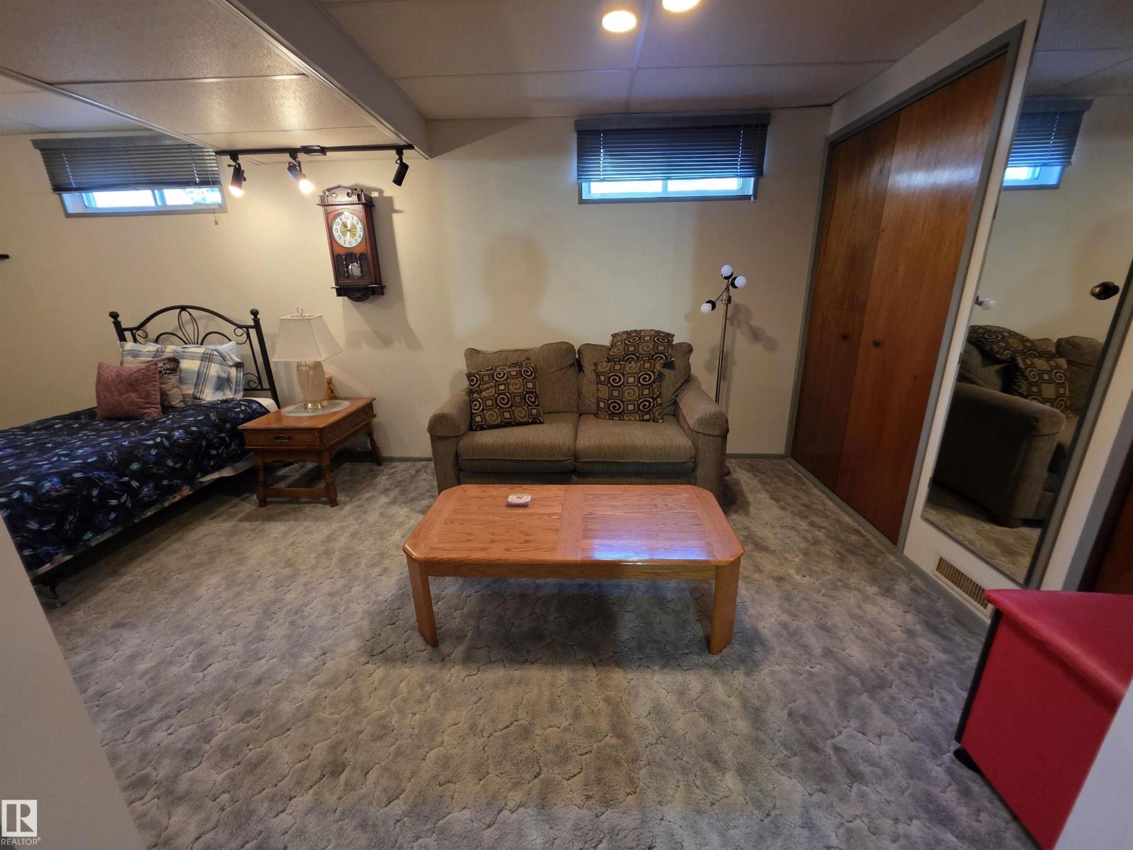 5308 48 ST - Image 23