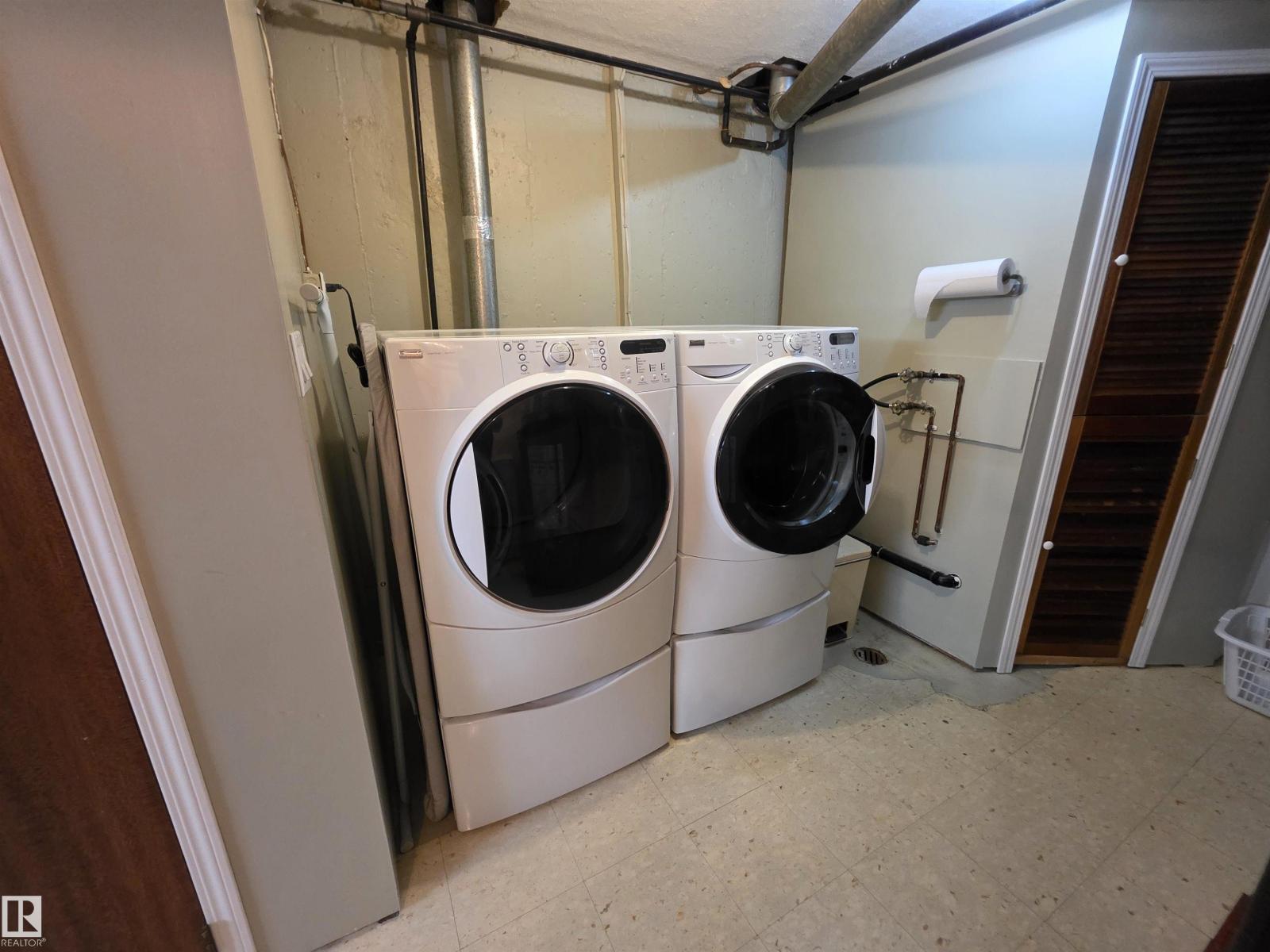 5308 48 ST - Image 28