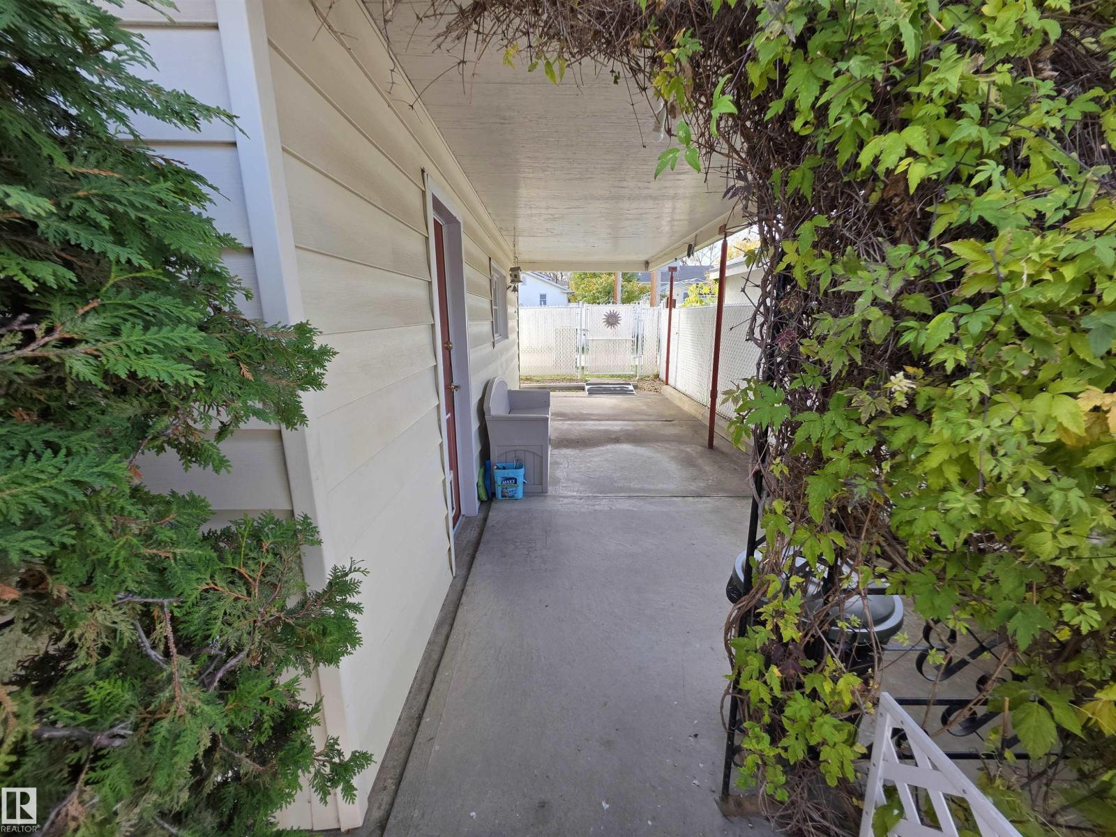 5308 48 ST - Image 37