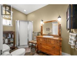 2360 Galerno Rd, Campbell River, BC V9W8A5 Photo 20
