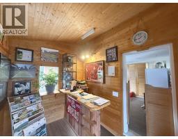 6871 Trans Canada Highway Nw, Salmon Arm, BC V1E3A2 Photo 6