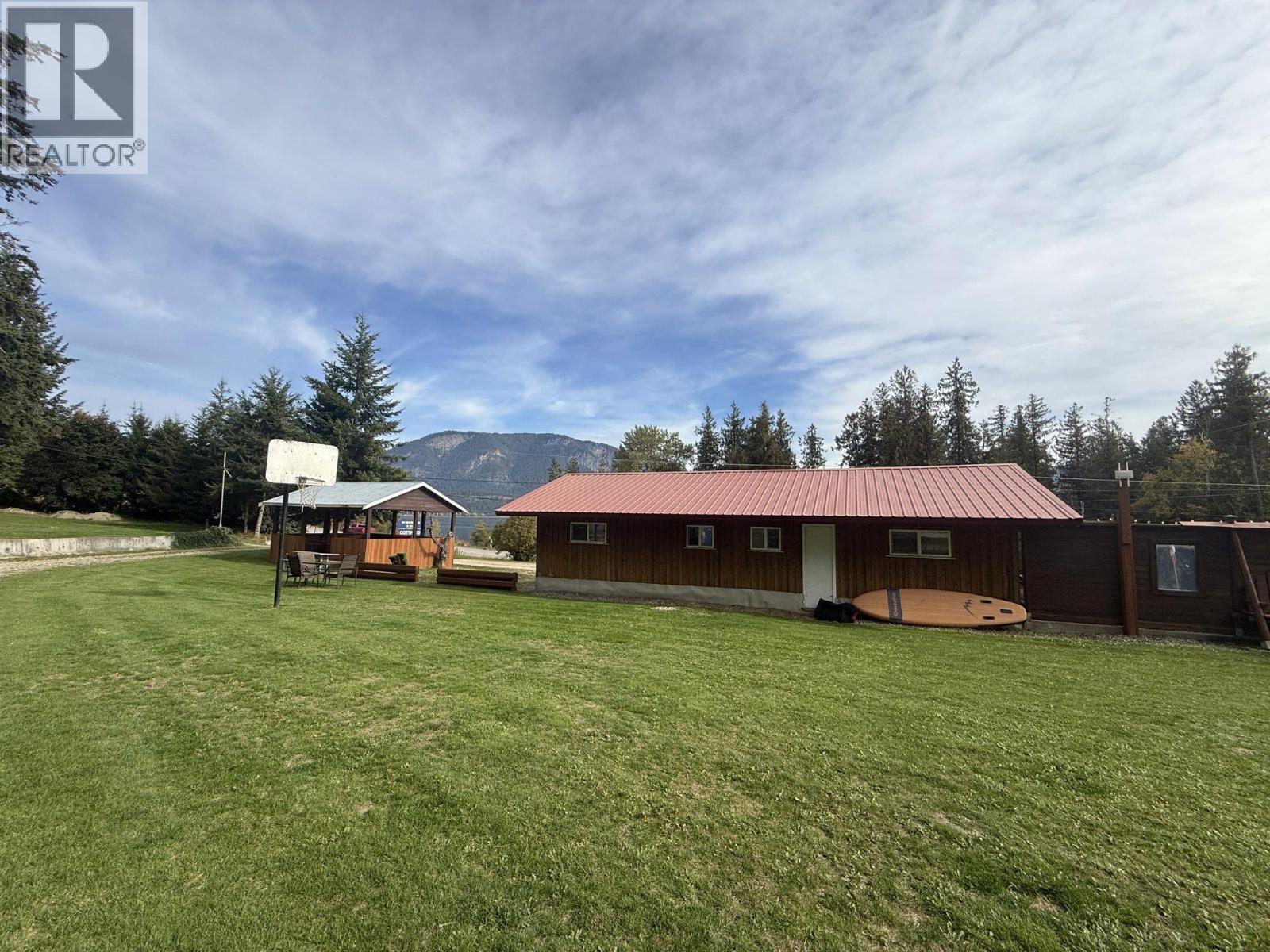  6871 Trans Canada Highway Northwest, Salmon Arm