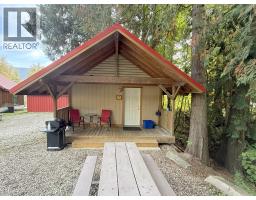 6871 Trans Canada Highway Nw, Salmon Arm, BC V1E3A2 Photo 28