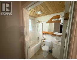 6871 Trans Canada Highway Nw, Salmon Arm, BC V1E3A2 Photo 19