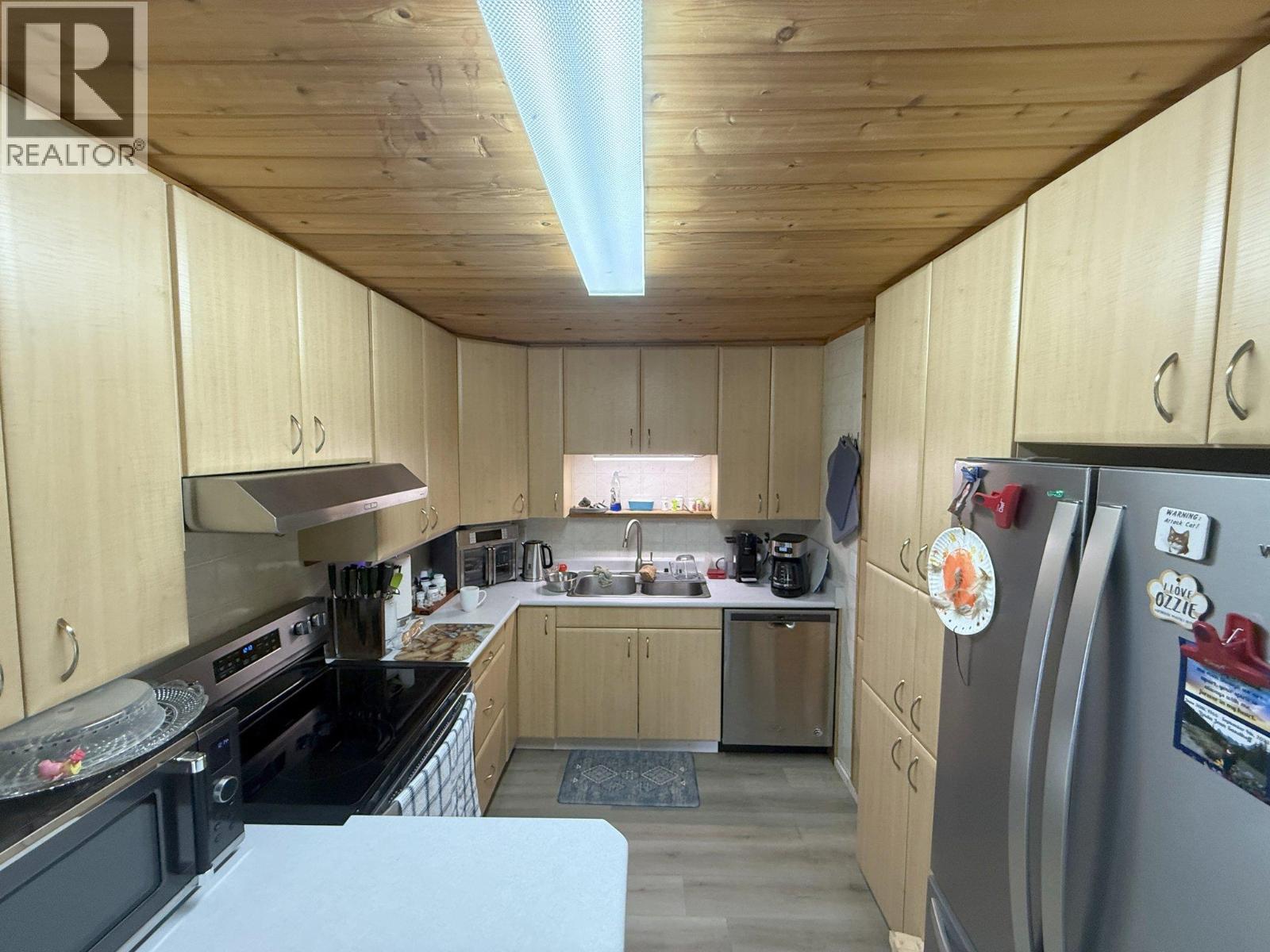  6871 Trans Canada Highway Northwest, Salmon Arm