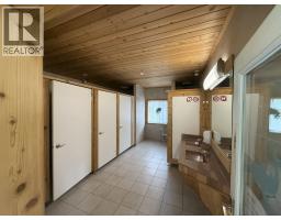 6871 Trans Canada Highway Nw, Salmon Arm, BC V1E3A2 Photo 23
