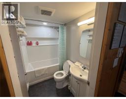 6871 Trans Canada Highway Nw, Salmon Arm, BC V1E3A2 Photo 34