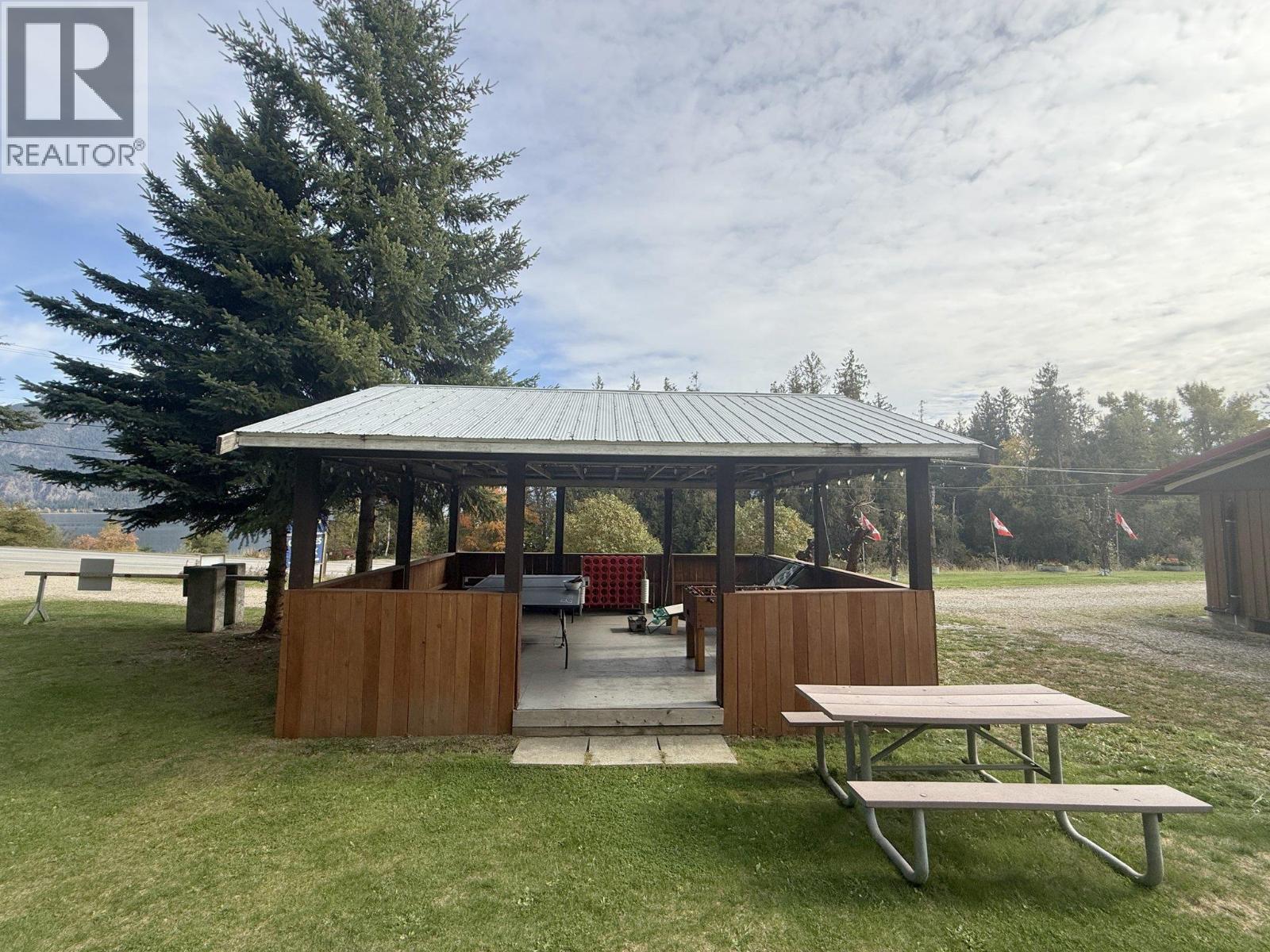  6871 Trans Canada Highway Northwest, Salmon Arm