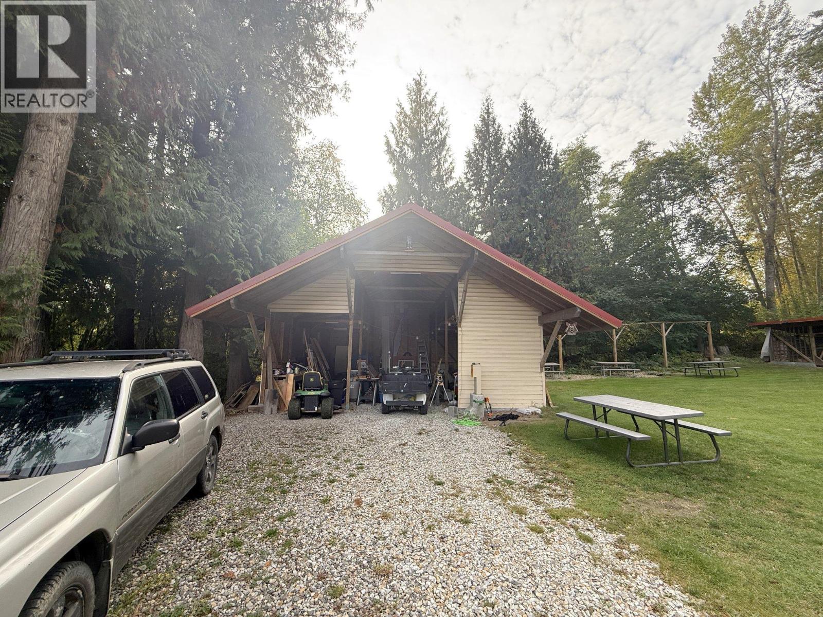  6871 Trans Canada Highway Northwest, Salmon Arm