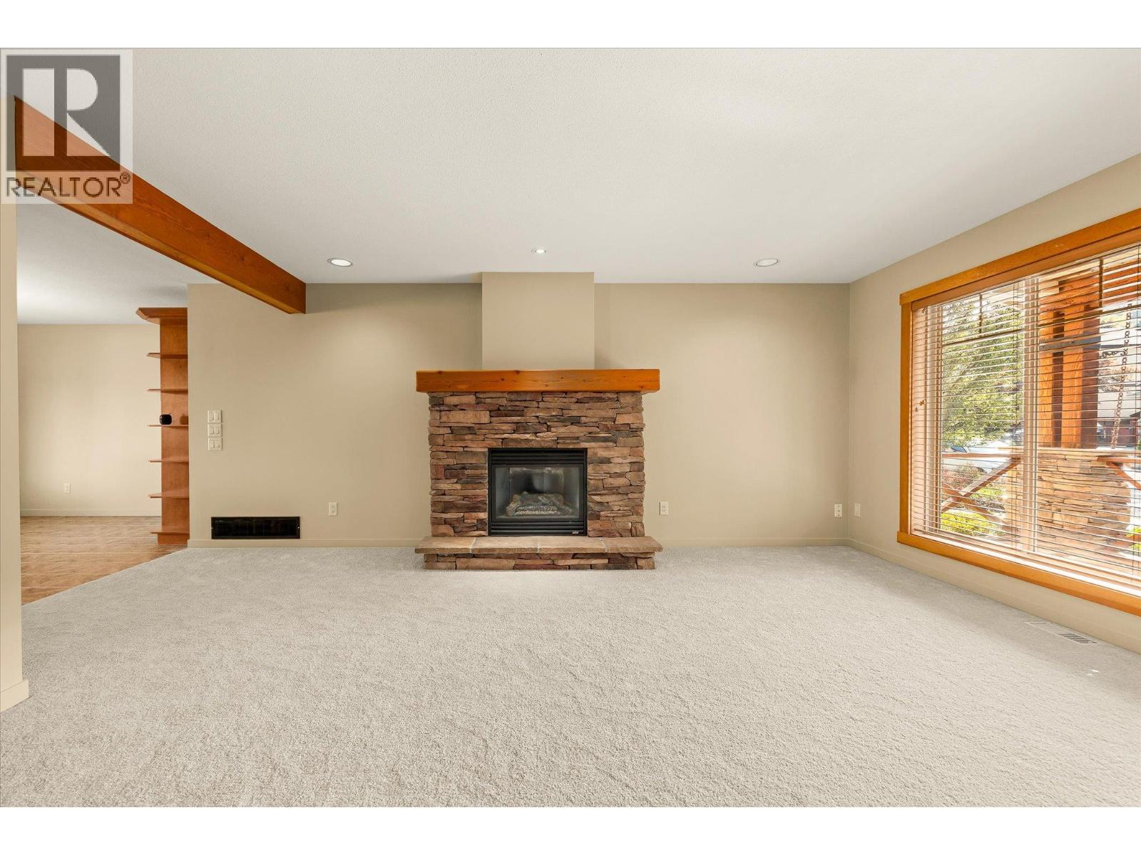  922 Paret Crescent, Kelowna