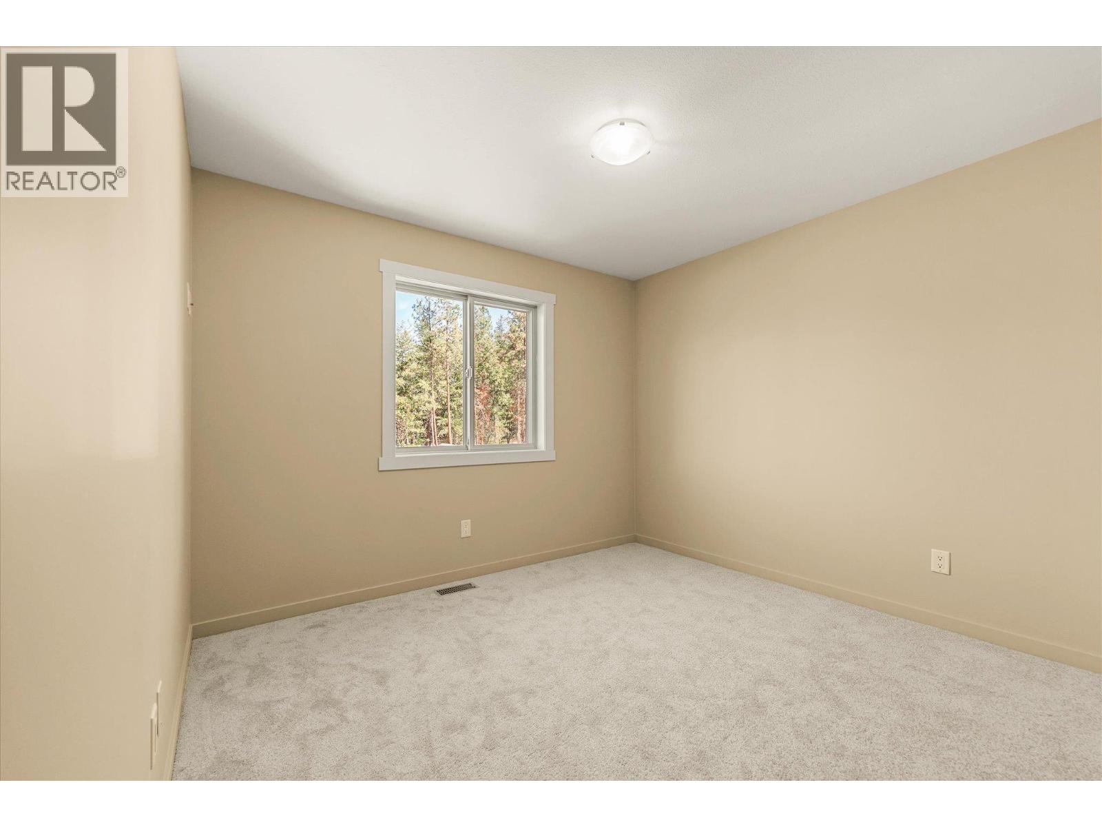  922 Paret Crescent, Kelowna