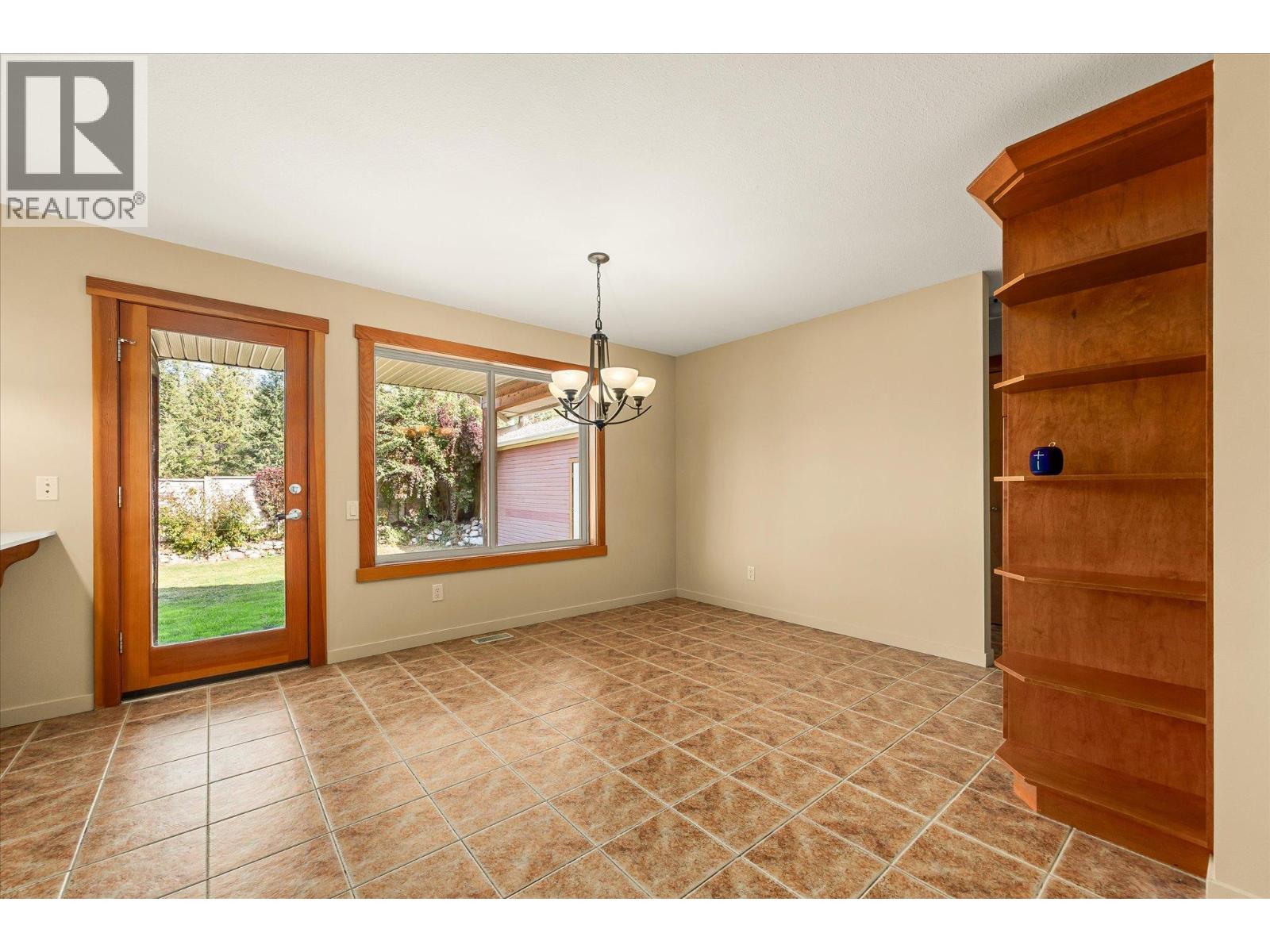  922 Paret Crescent, Kelowna