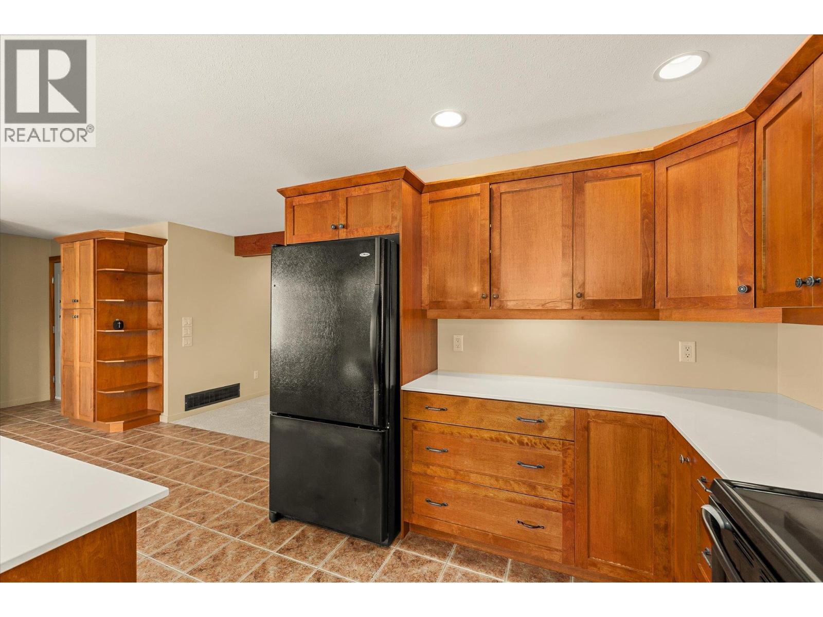 922 Paret Crescent - 9