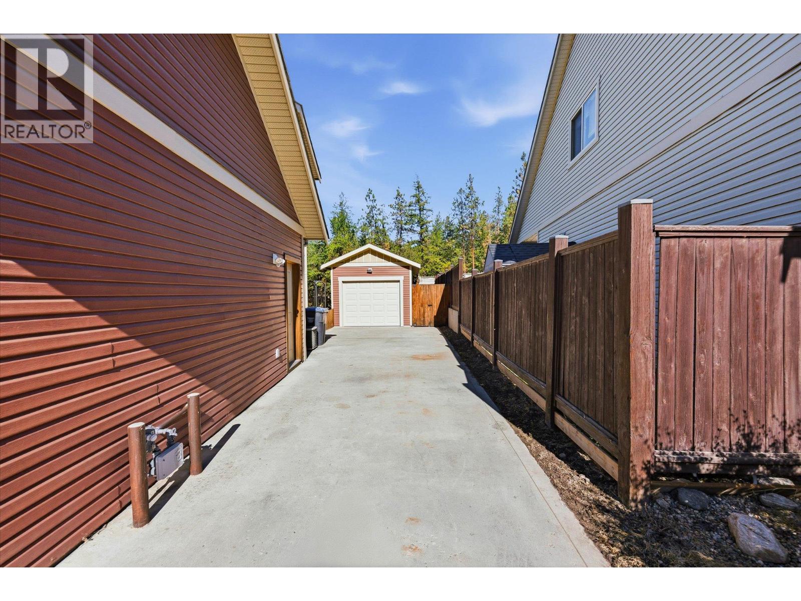  922 Paret Crescent, Kelowna