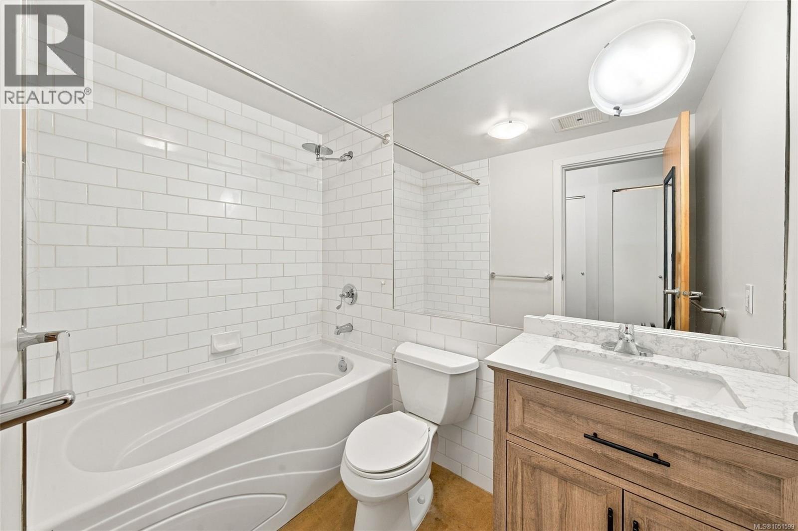 #119 409 Swift St - 18