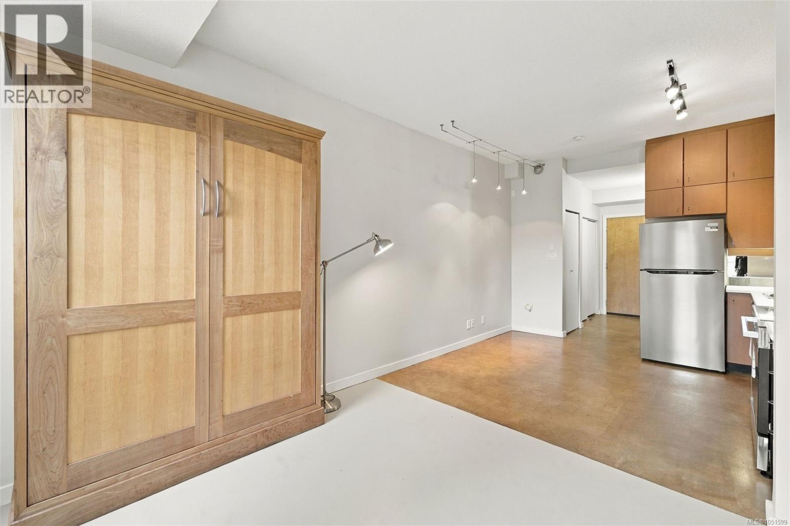 #119 409 Swift St - 9