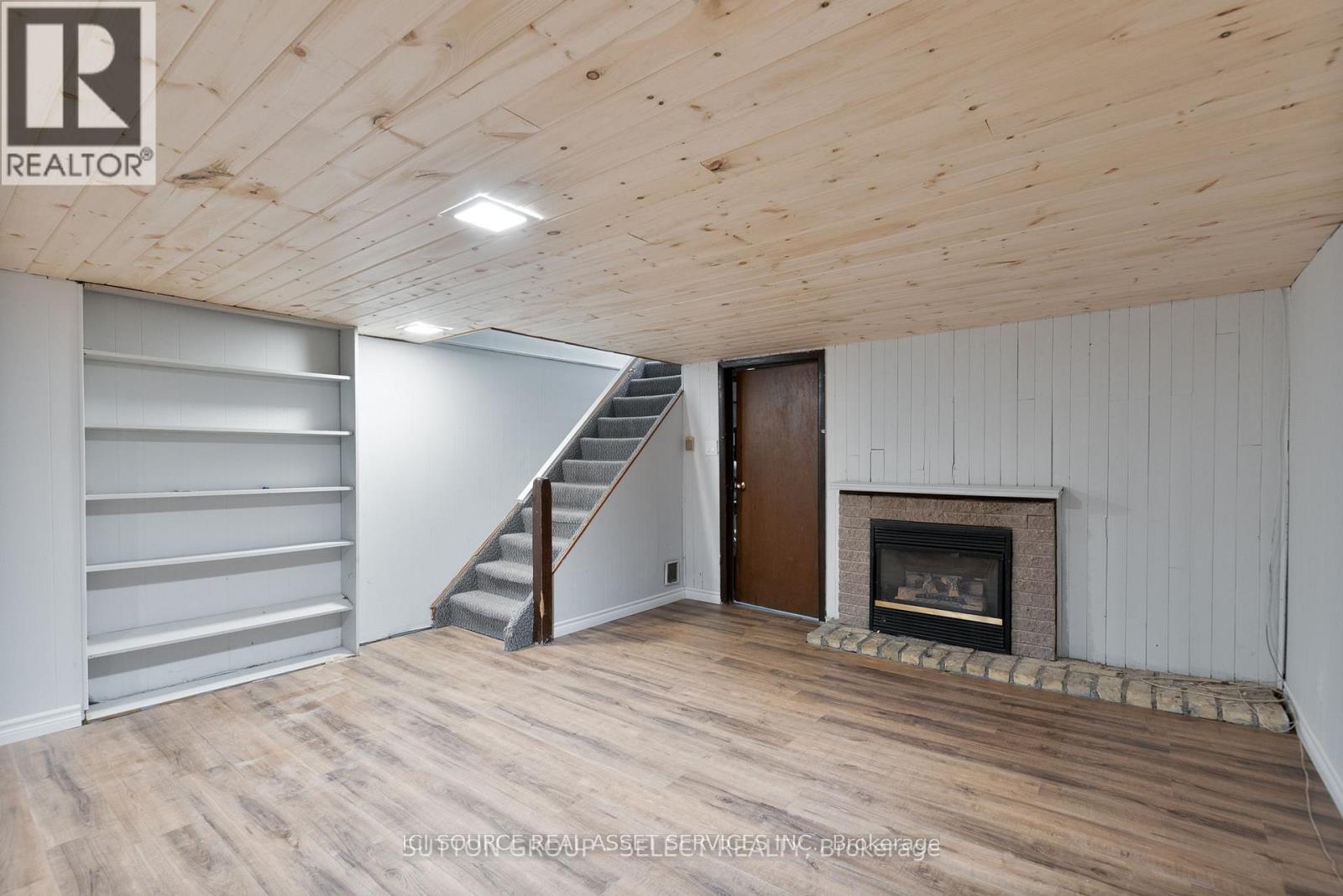 1010 KIPPS LANE - 32