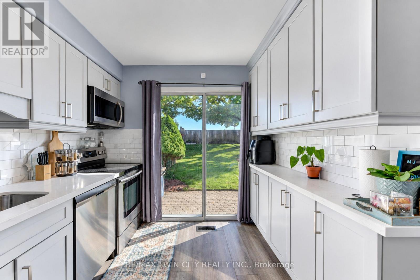 190 NITH RIVER Way, North Dumfries, ON photo 11