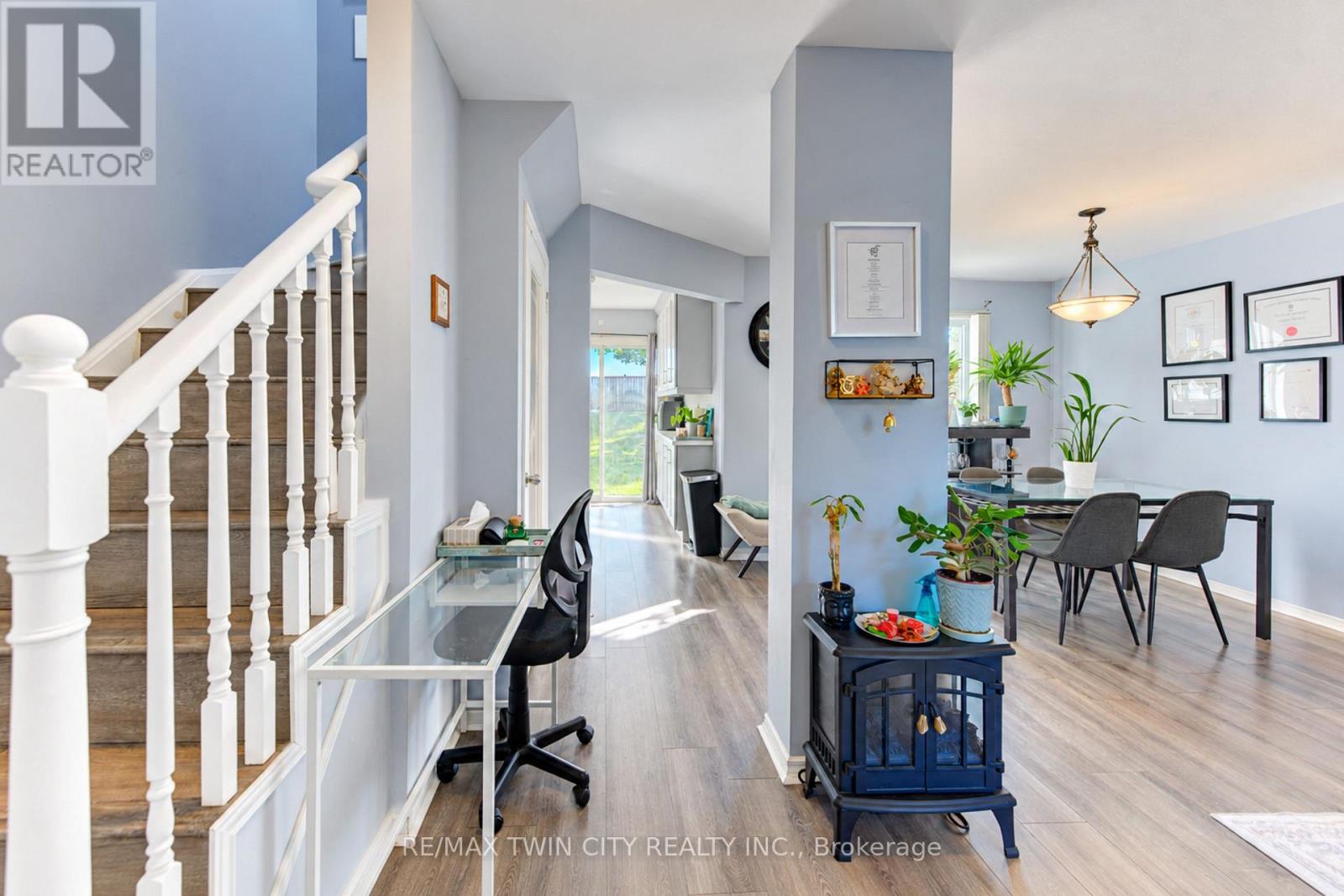 190 NITH RIVER WAY — photo 3