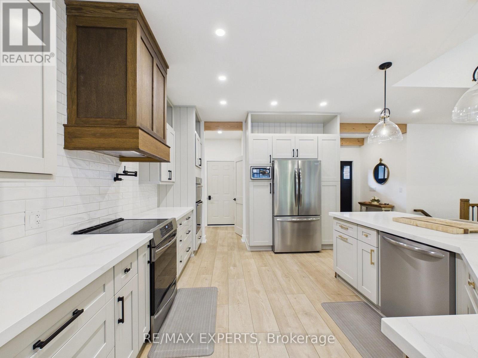 1072 Xavier Street, Gravenhurst, ON photo 10