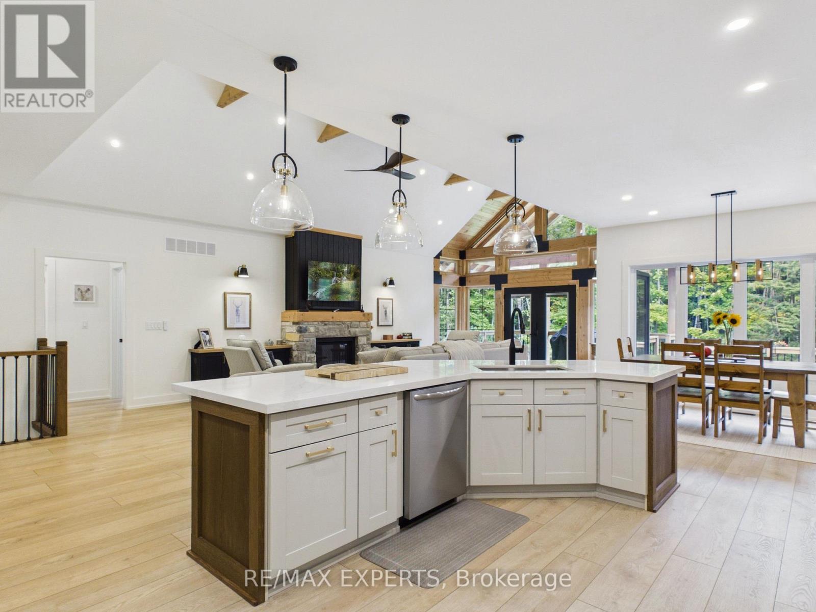 1072 Xavier Street, Gravenhurst, ON photo 13