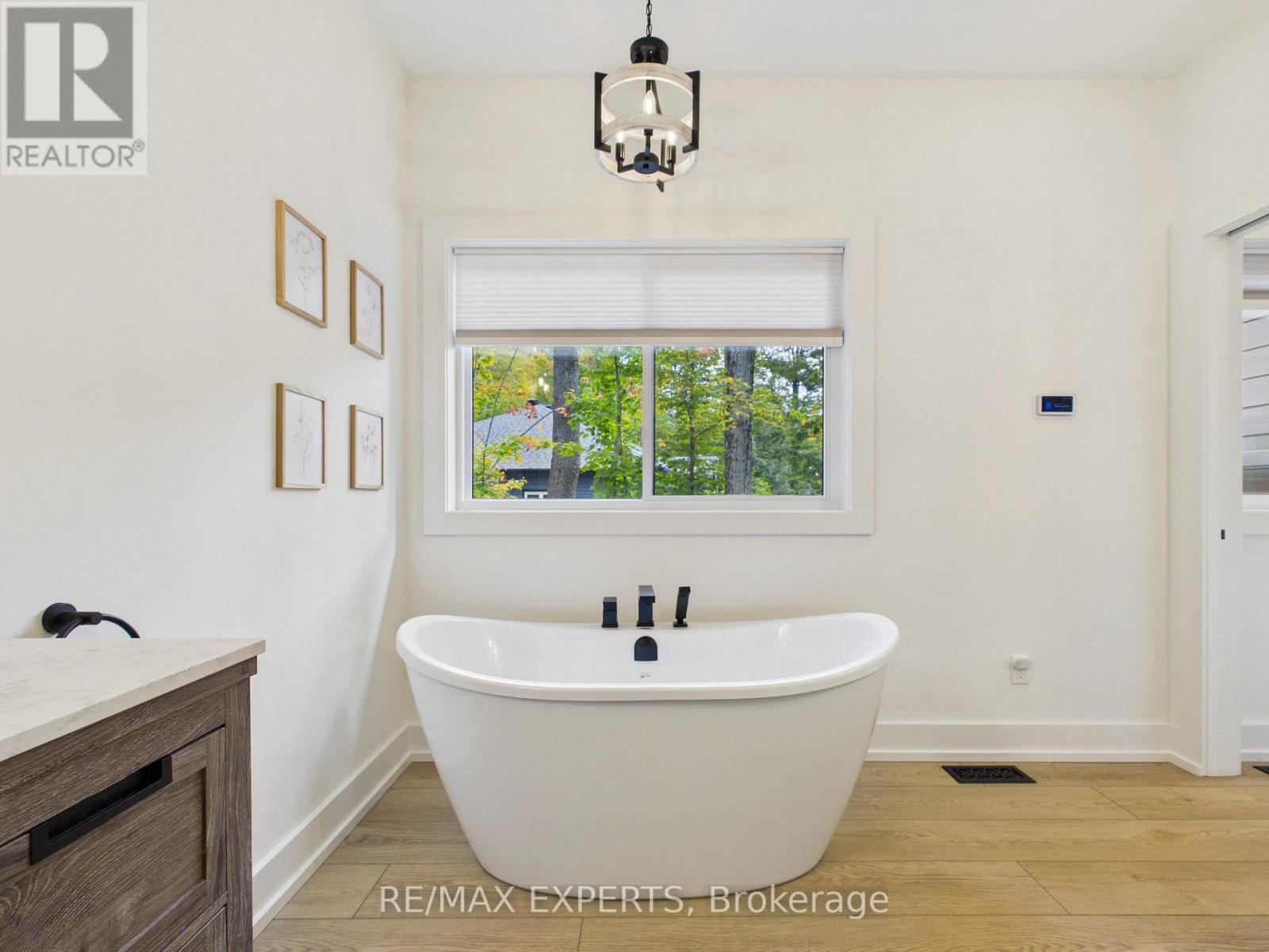 1072 Xavier Street, Gravenhurst, ON photo 18