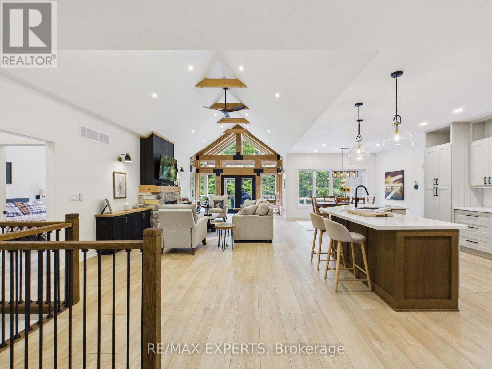 1072 Xavier Street, Gravenhurst, ON photo 6