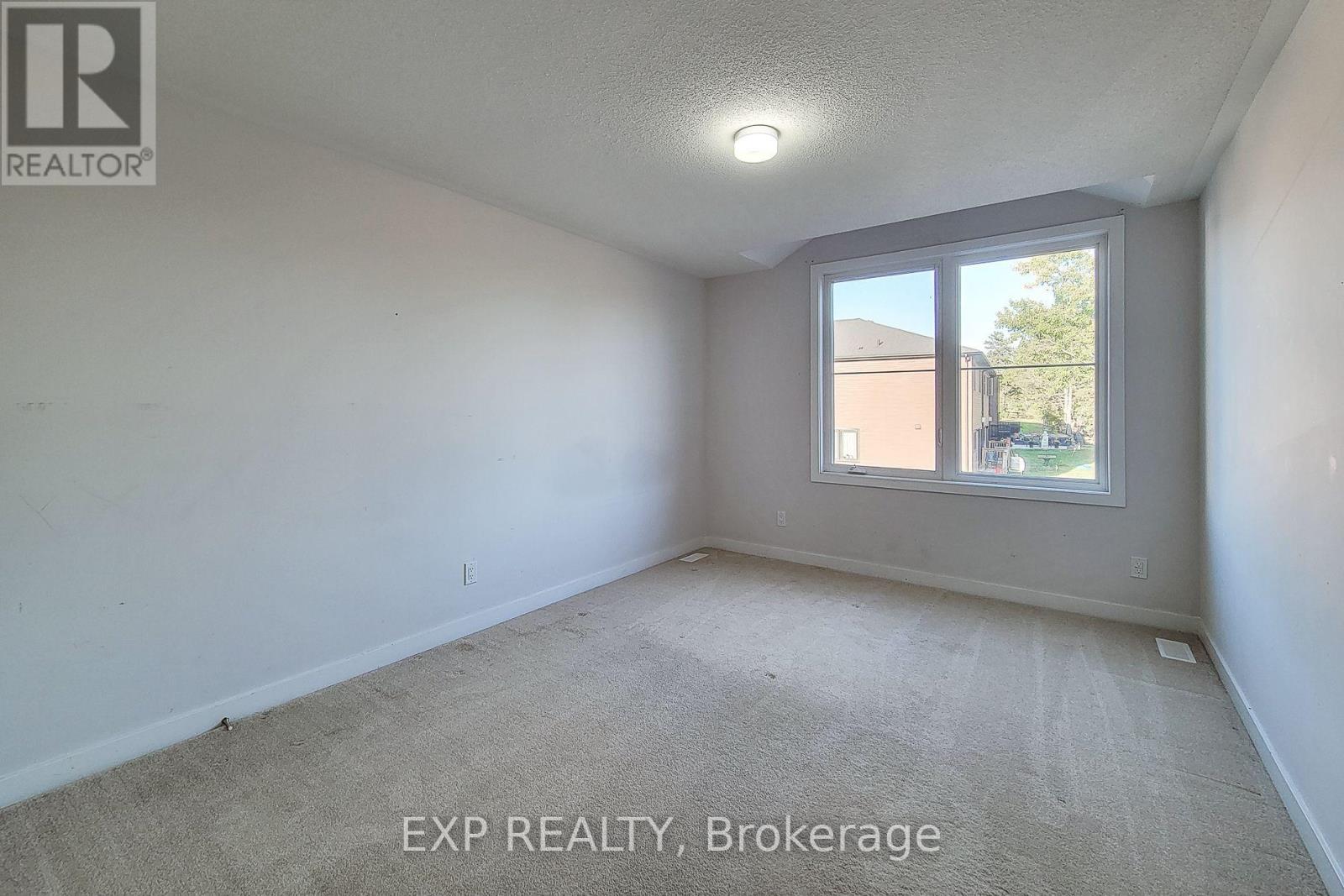 18 TRAILSIDE DRIVE - 36