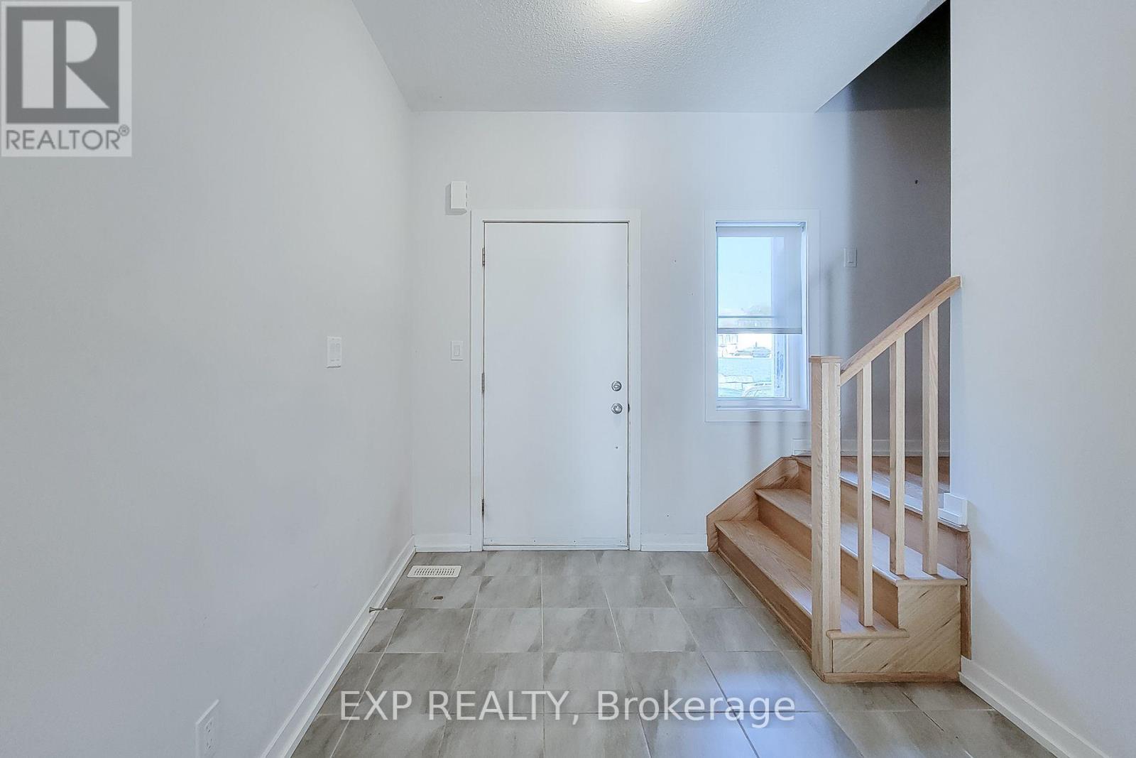 18 Trailside Drive, Haldimand, ON photo 4