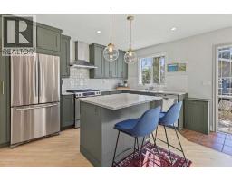207 27 Avenue NW - photo 9