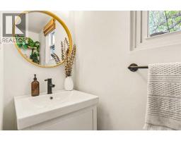 2206 29 Avenue SW - photo 12
