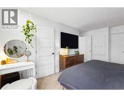 2206 29 Avenue SW - photo 15