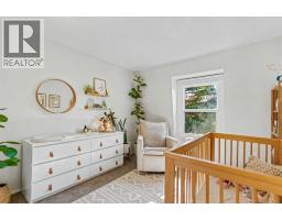 2206 29 Avenue SW - photo 18