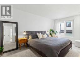 2206 29 Avenue SW - photo 13