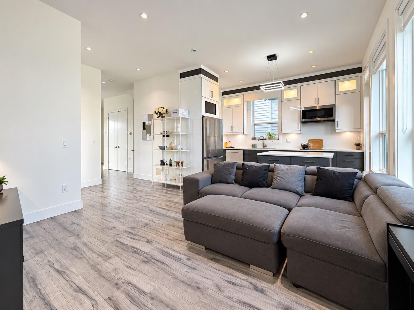 19305 71 AVENUE, Surrey