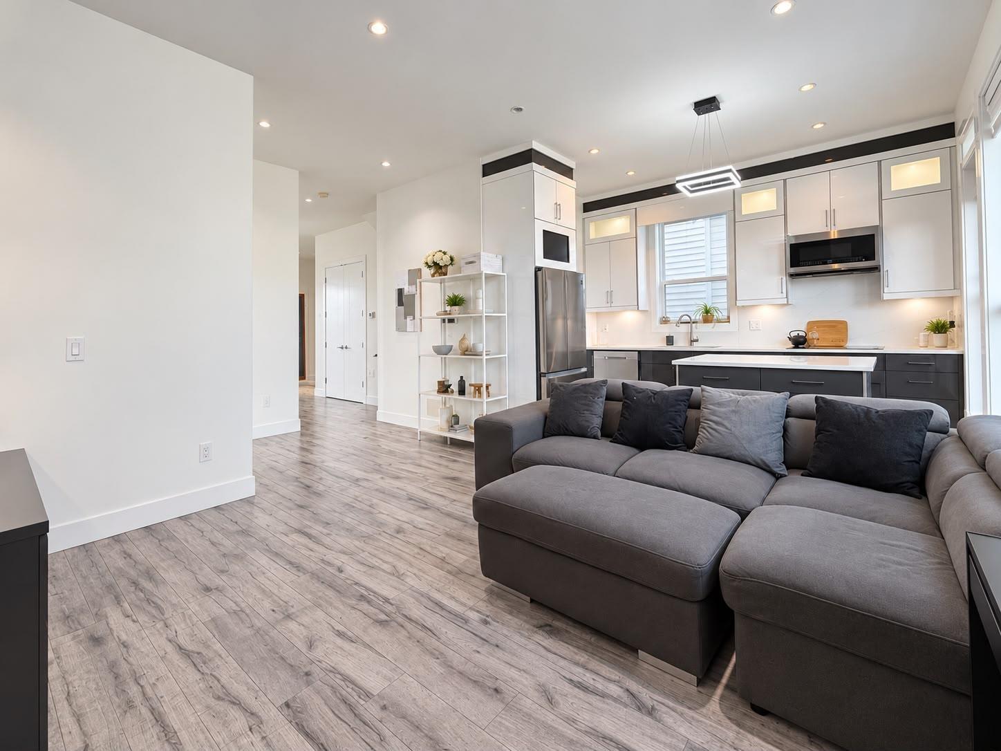 19305 71 AVENUE, Surrey