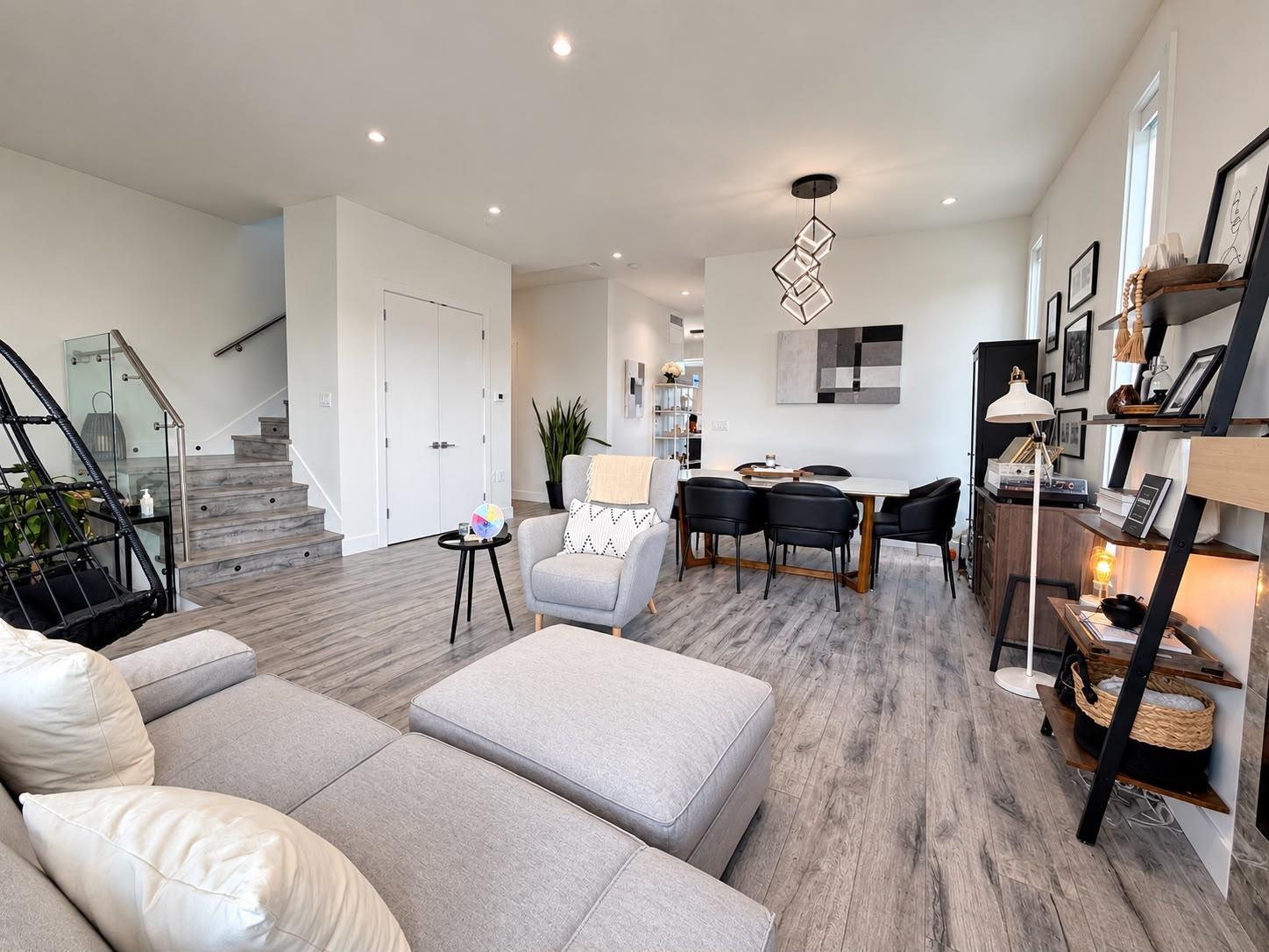 19305 71 AVENUE, Surrey