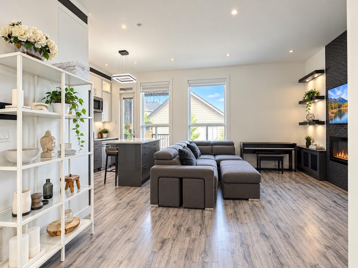19305 71 AVENUE, Surrey