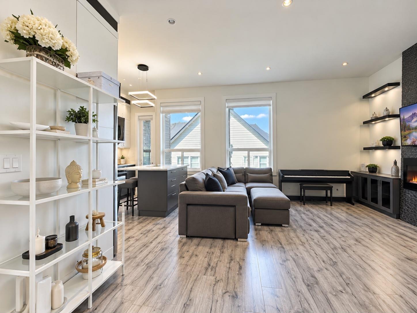 19305 71 AVENUE, Surrey