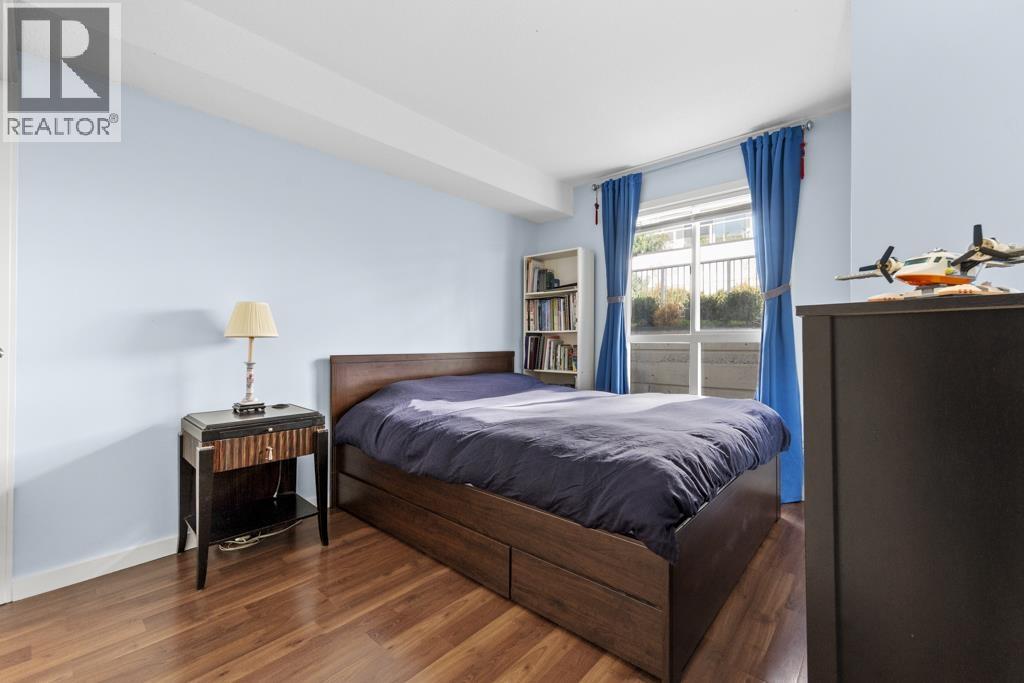 Photo of 26 2723 E KENT NORTH AVENUE 30