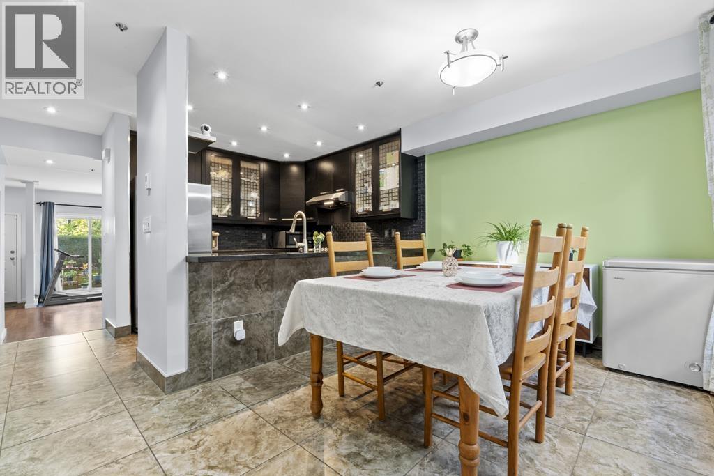 Photo of 26 2723 E KENT NORTH AVENUE 20