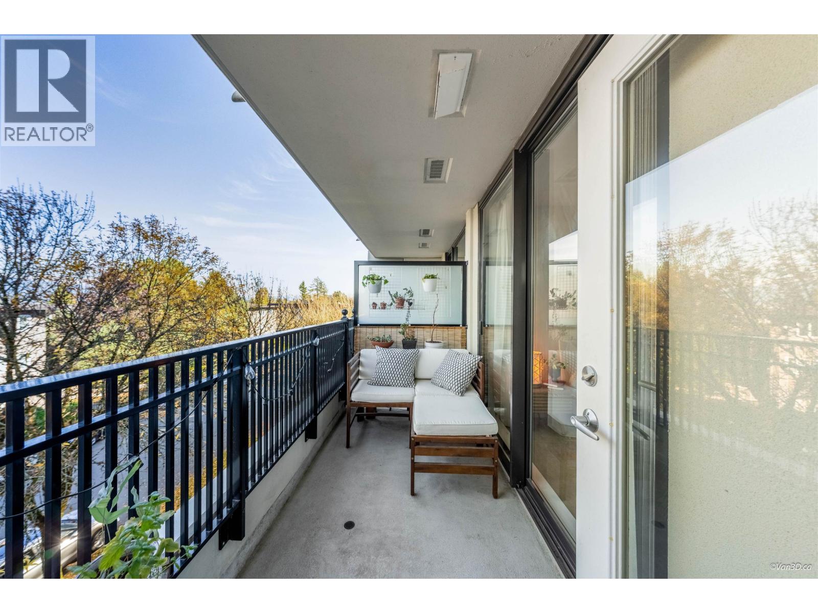 402 7138 COLLIER STREET, Burnaby - Image 1