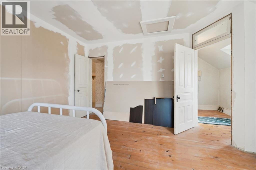 88 ARTHUR Street S - Image 32