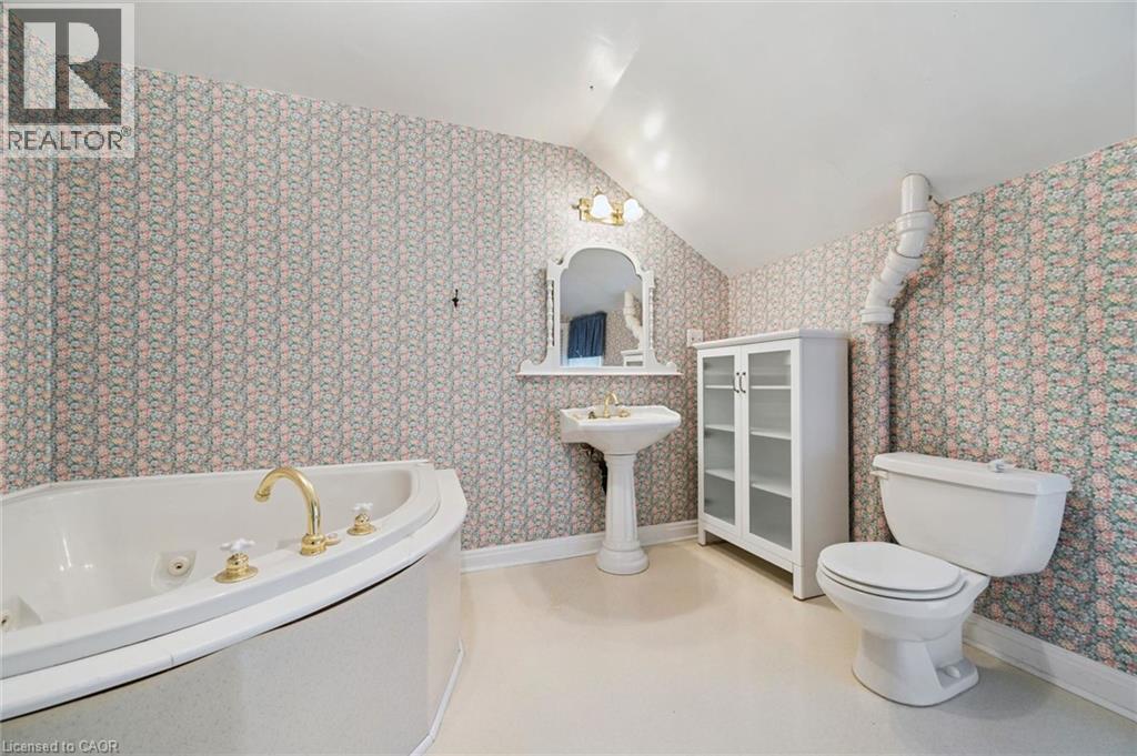 88 ARTHUR Street S - Image 35