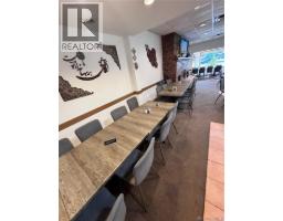 110 Burnside Rd E, Saanich, BC V9A1A2 Photo 10