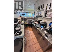 110 Burnside Rd E, Saanich, BC V9A1A2 Photo 12