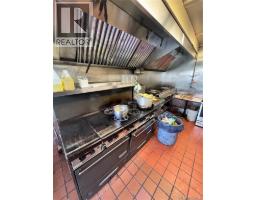 110 Burnside Rd E, Saanich, BC V9A1A2 Photo 14