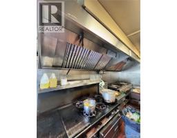 110 Burnside Rd E, Saanich, BC V9A1A2 Photo 15