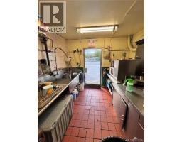 110 Burnside Rd E, Saanich, BC V9A1A2 Photo 16