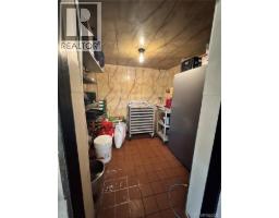 110 Burnside Rd E, Saanich, BC V9A1A2 Photo 20